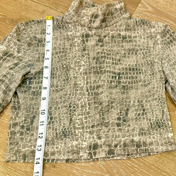 Berksha Long Sleeve Snakeskin Print Top Small - Picture 2 of 6